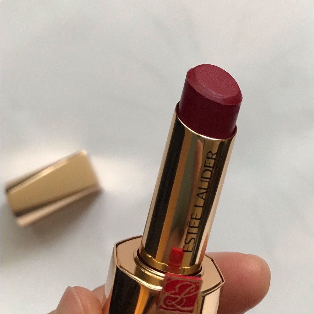 Red velvet Lipstick Estee Lauder, 314.